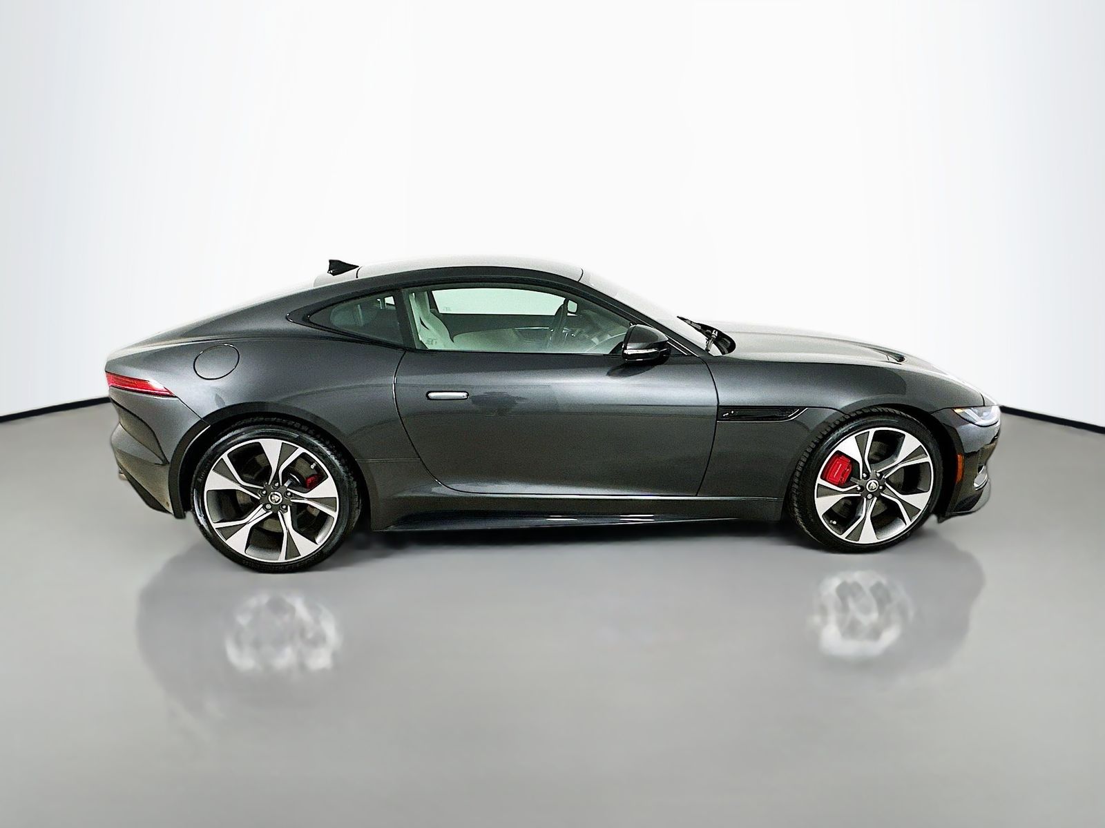 2024 Jaguar F-Type R-Dynamic - Photo 4