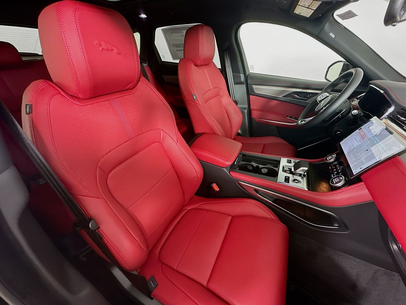 2026 Jaguar F-Pace R-Dynamic S - Photo 44