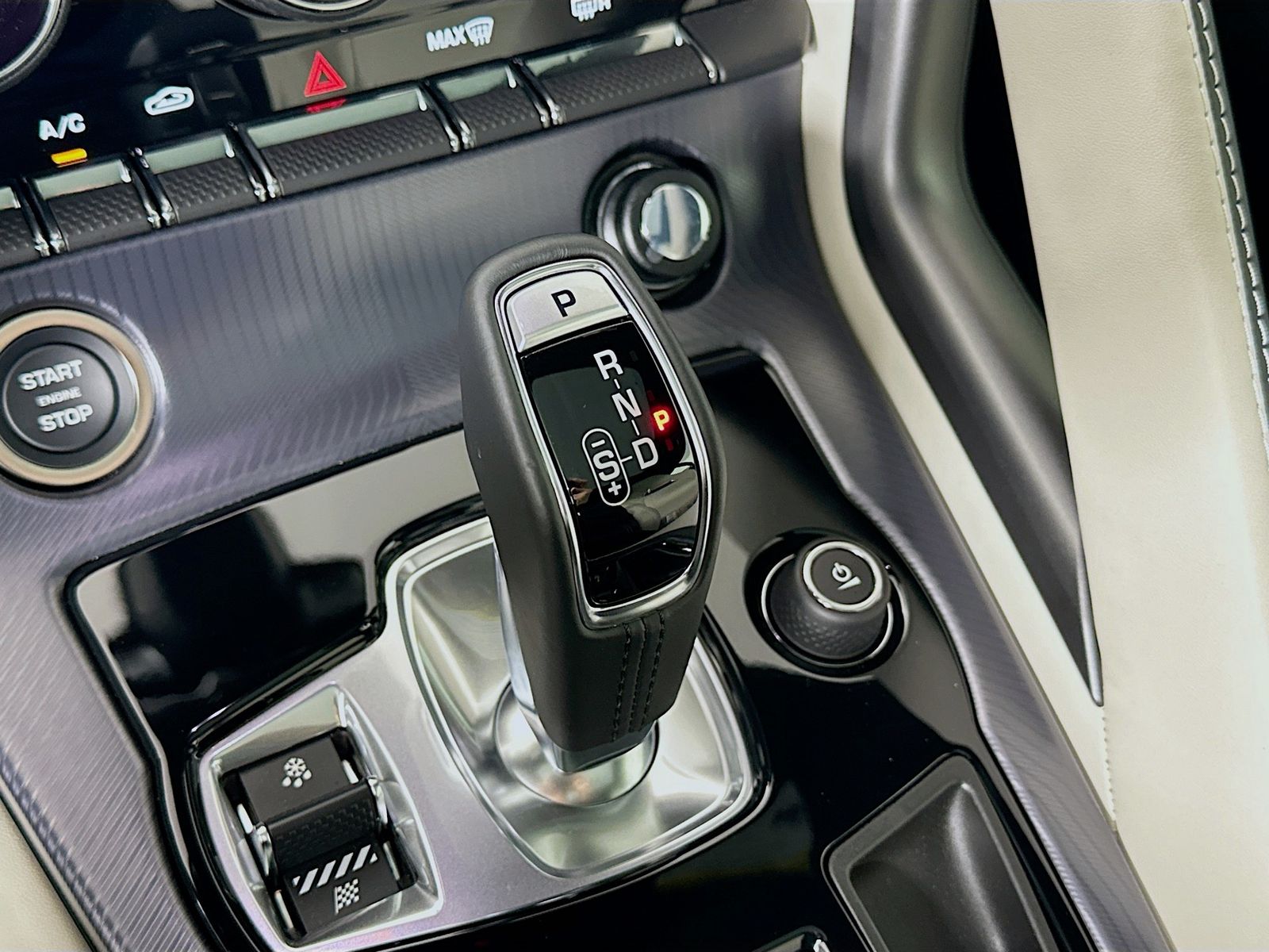 2024 Jaguar F-Type R-Dynamic - Photo 21