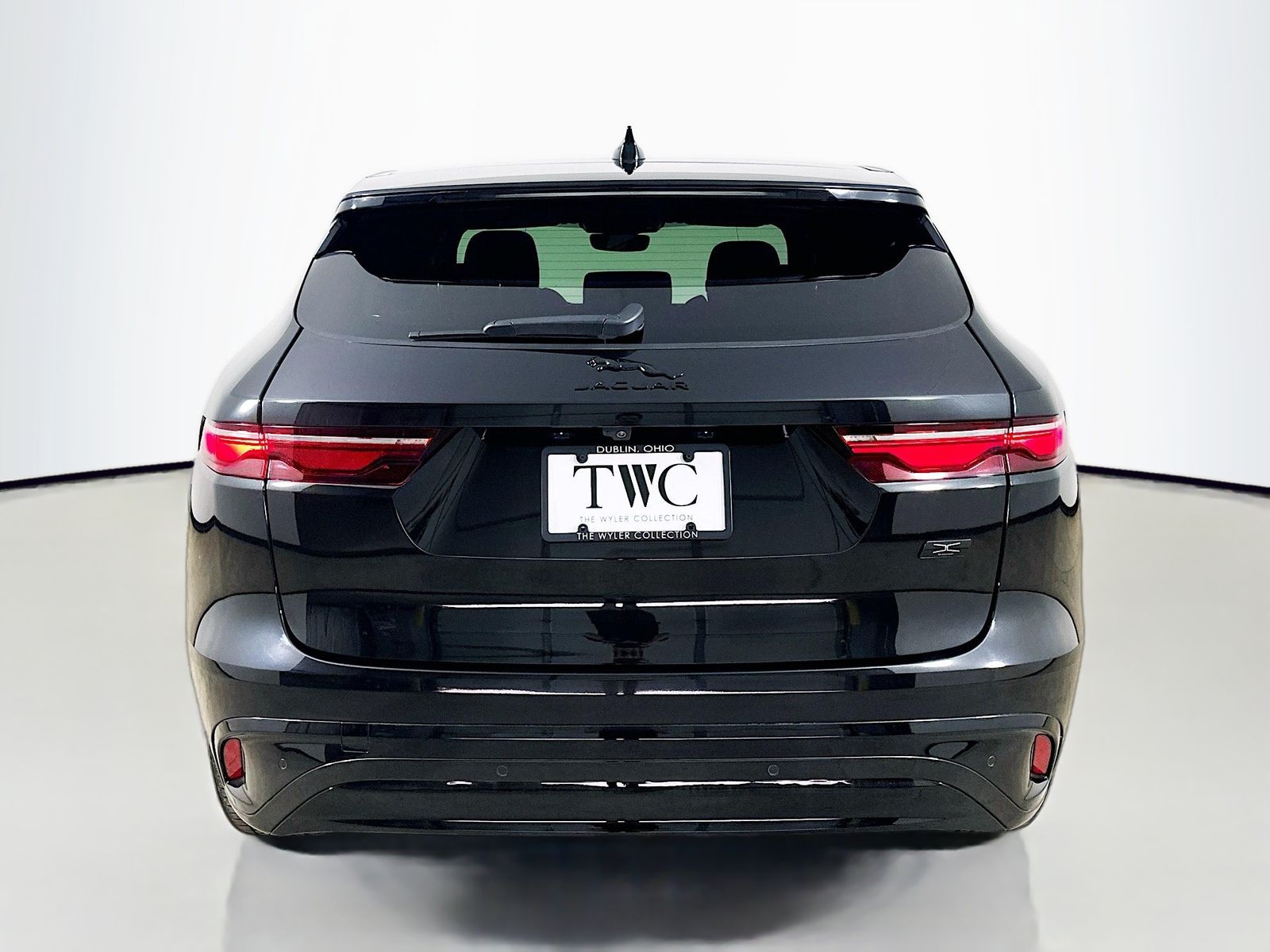 2026 Jaguar F-Pace R-Dynamic S - Photo 6