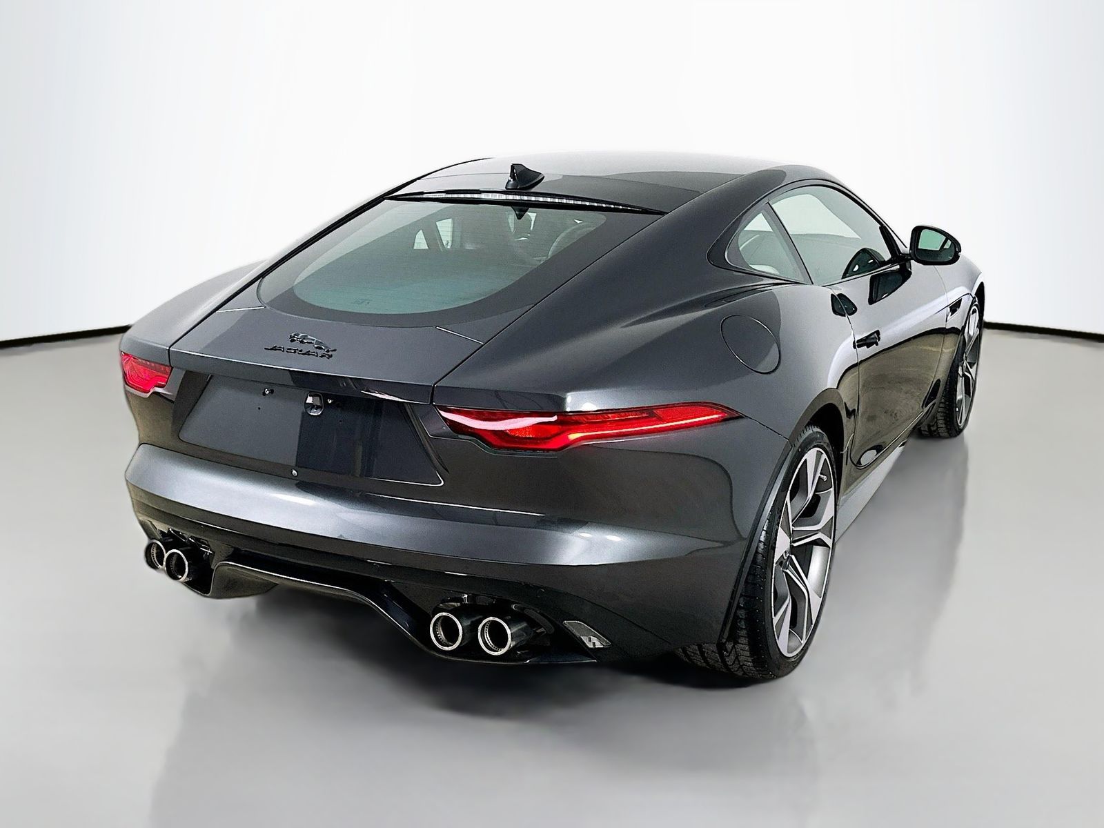 2024 Jaguar F-Type R-Dynamic - Photo 5