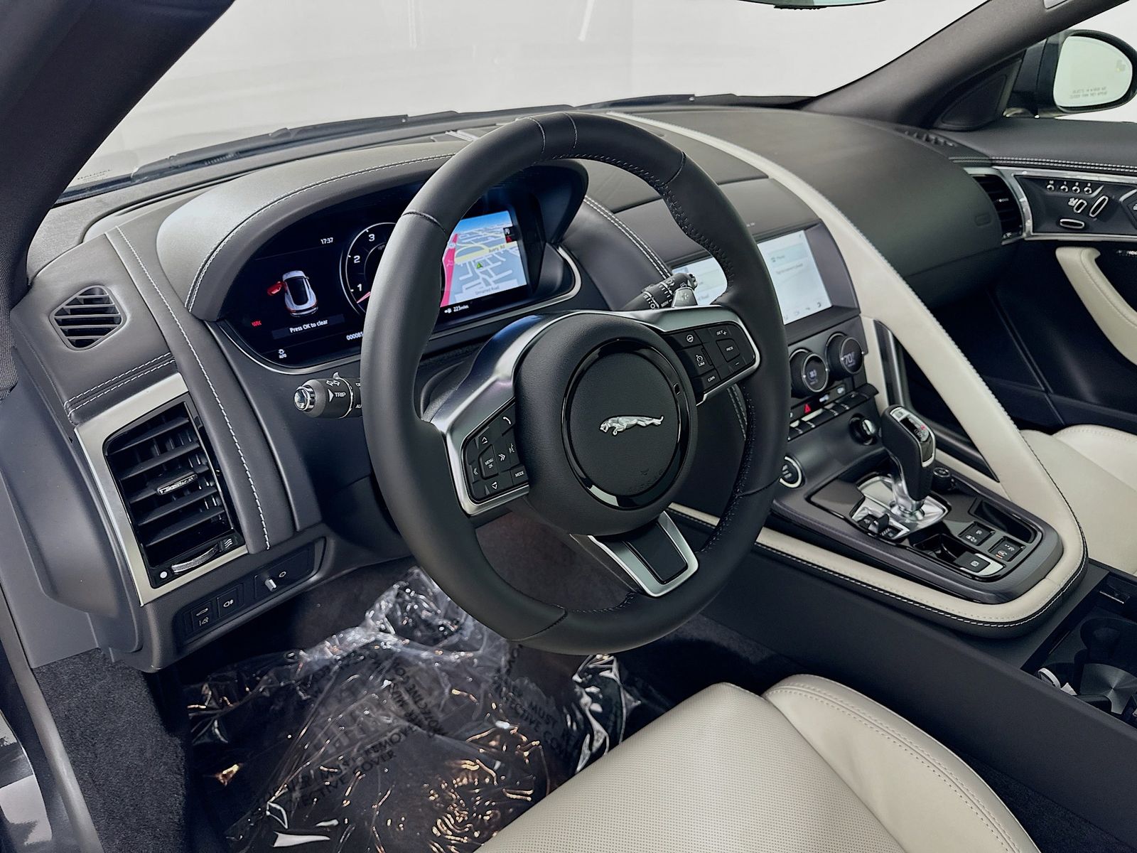2024 Jaguar F-Type R-Dynamic - Photo 9