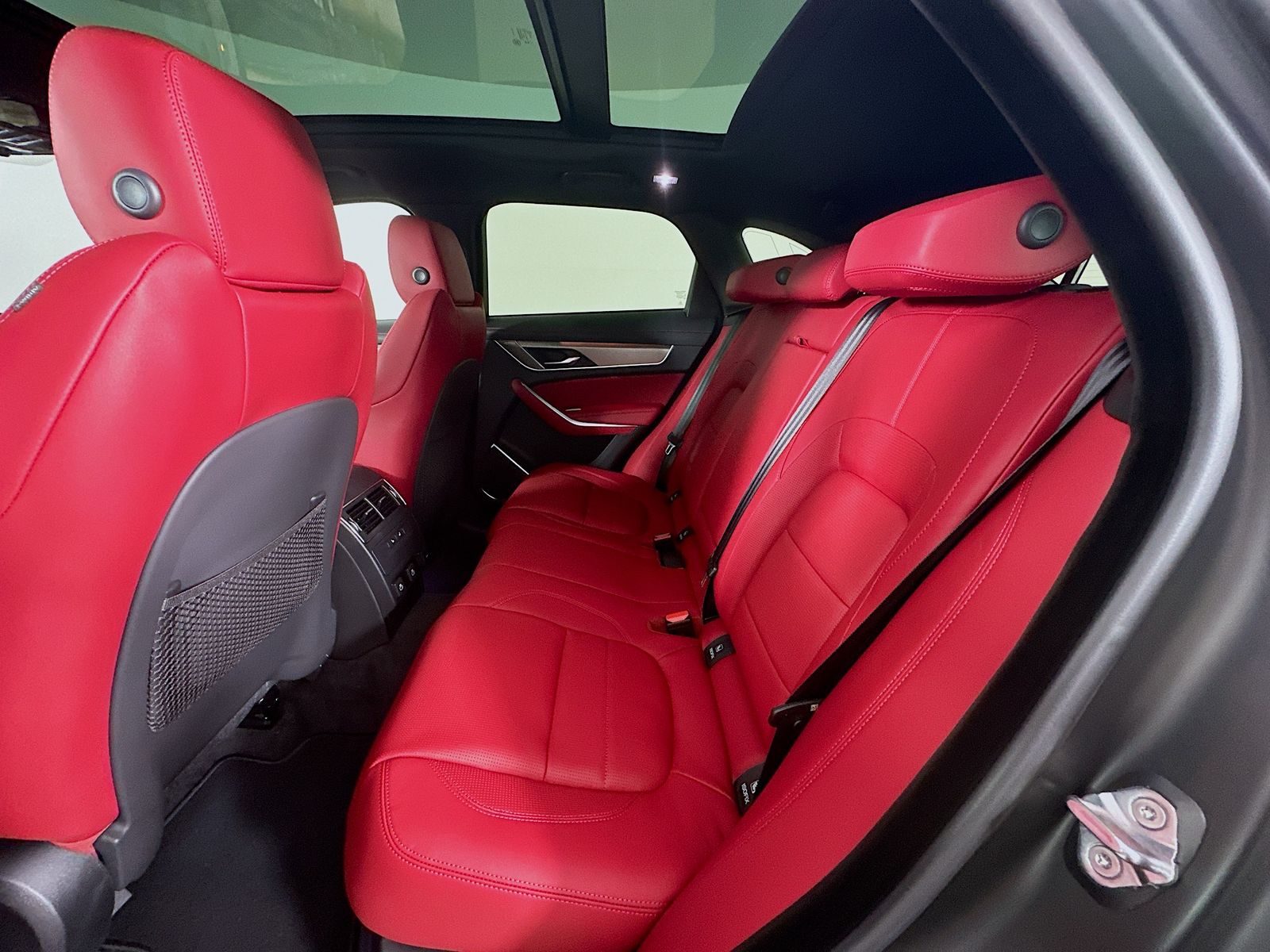 2026 Jaguar F-Pace R-Dynamic S - Photo 37