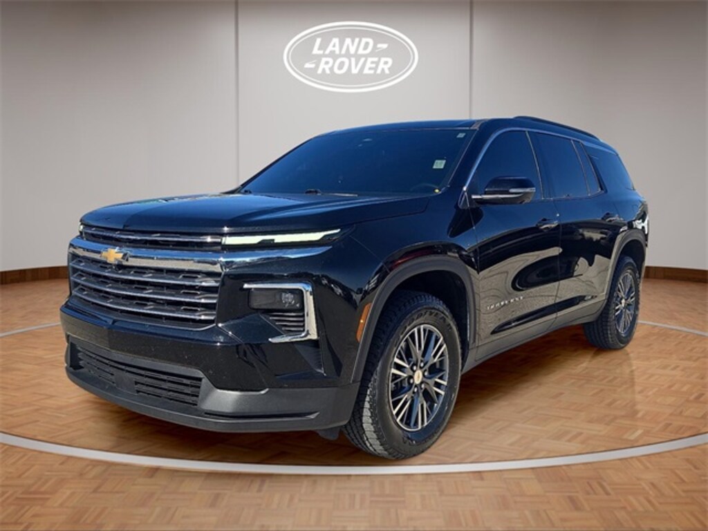 Used 2024 Chevrolet Traverse LT SUV