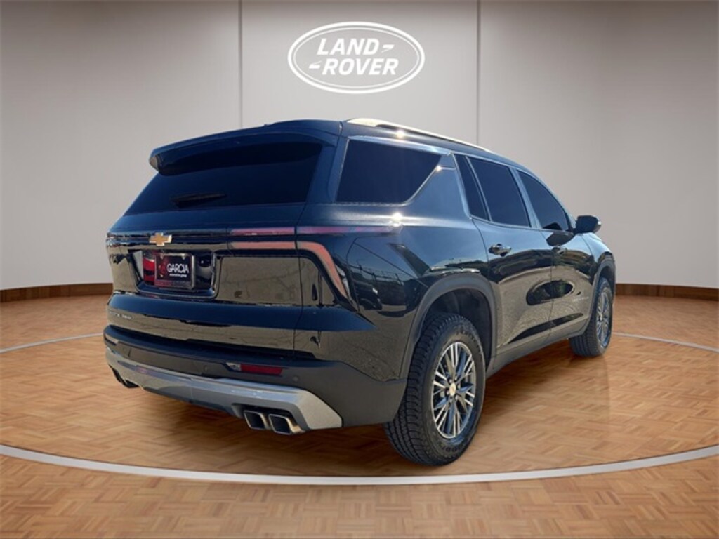 Used 2024 Chevrolet Traverse LT SUV