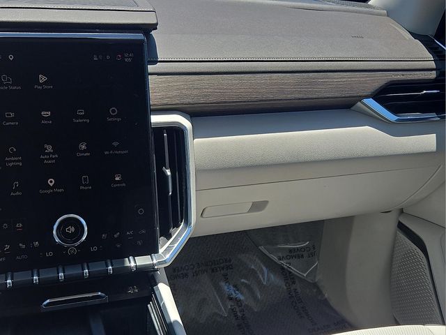 2024 GMC Acadia Denali - Photo 14