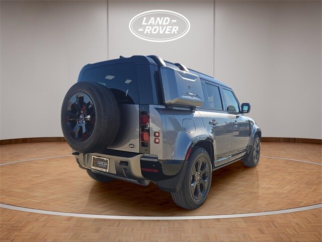 2021 Land Rover Defender X-Dynamic HSE photo 4