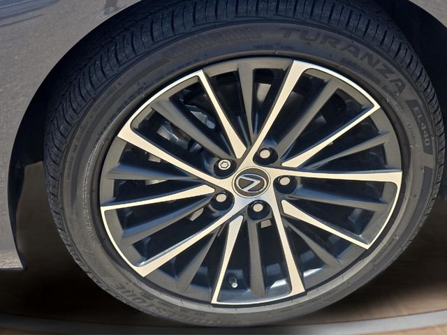 2025 Lexus ES 350 - Photo 8