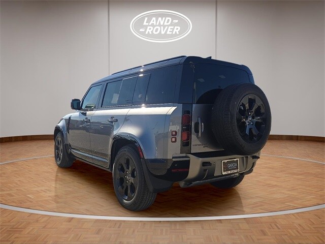2021 Land Rover Defender X-Dynamic HSE photo 3