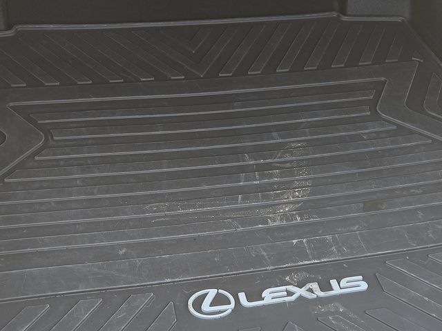 2025 Lexus ES 350 - Photo 10