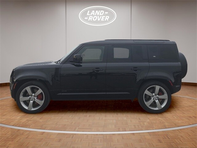 2023 Land Rover Defender 110 X photo 2