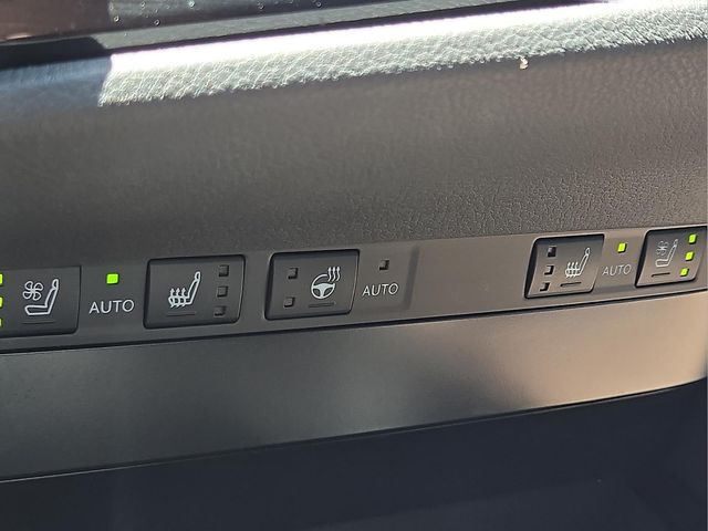 2025 Lexus ES 350 - Photo 21