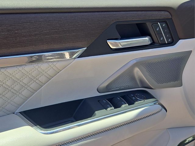 2024 GMC Acadia Denali - Photo 16