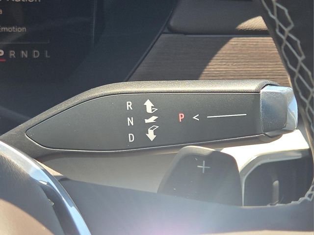 2024 GMC Acadia Denali - Photo 23