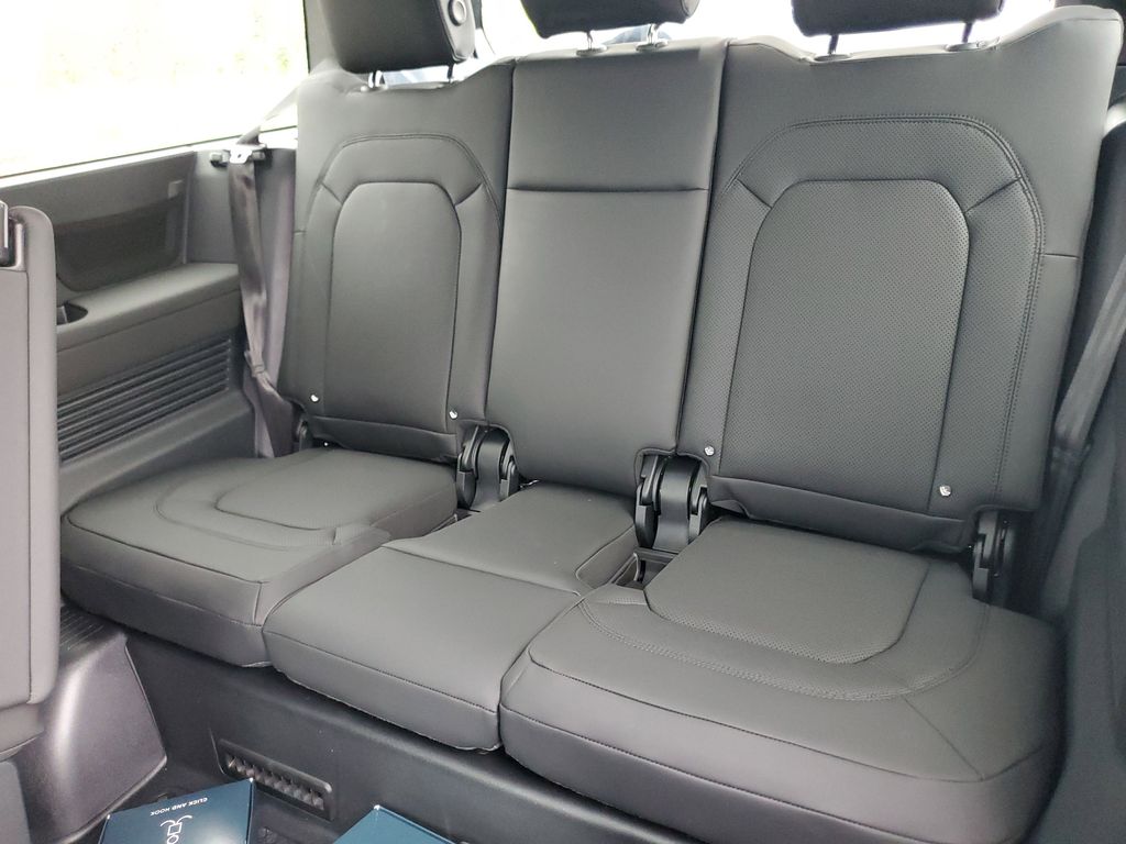 2026 Land Rover Defender S - Photo 31