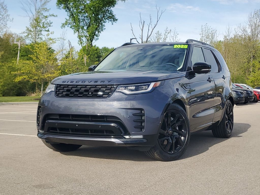 2025 Land Rover Discovery P300 Dynamic SE's photo