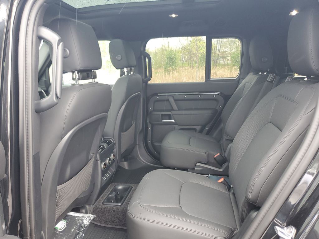 2026 Land Rover Defender S - Photo 24
