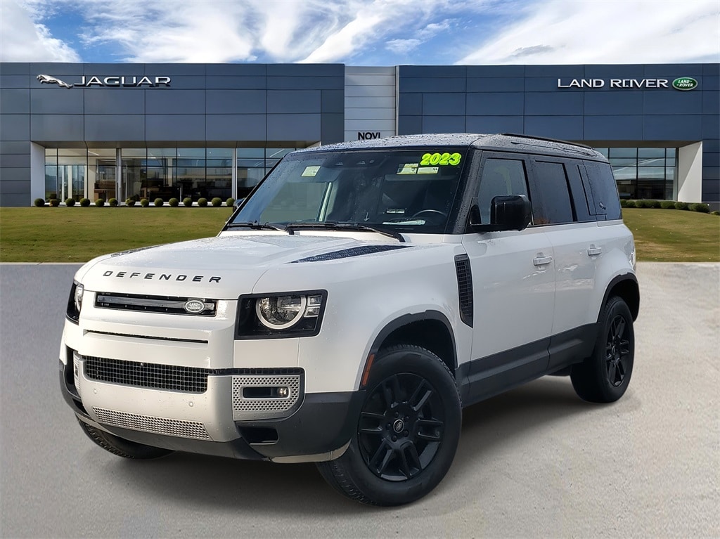 2023 Land Rover Defender S's photo