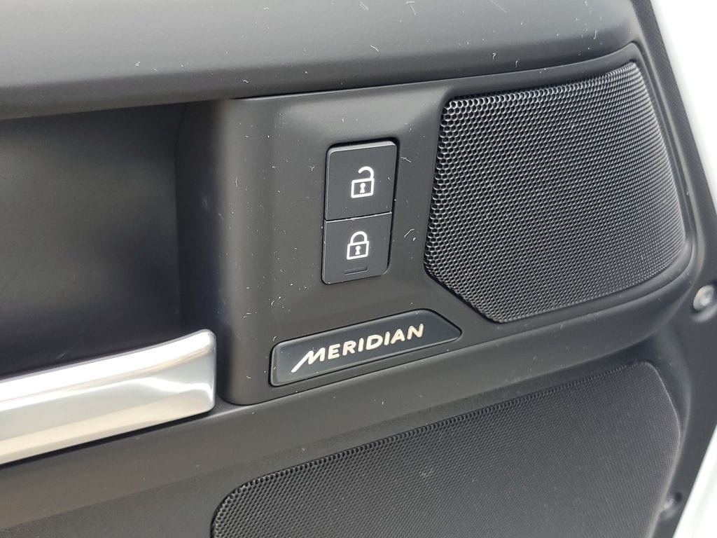 2026 Land Rover Defender S - Photo 9