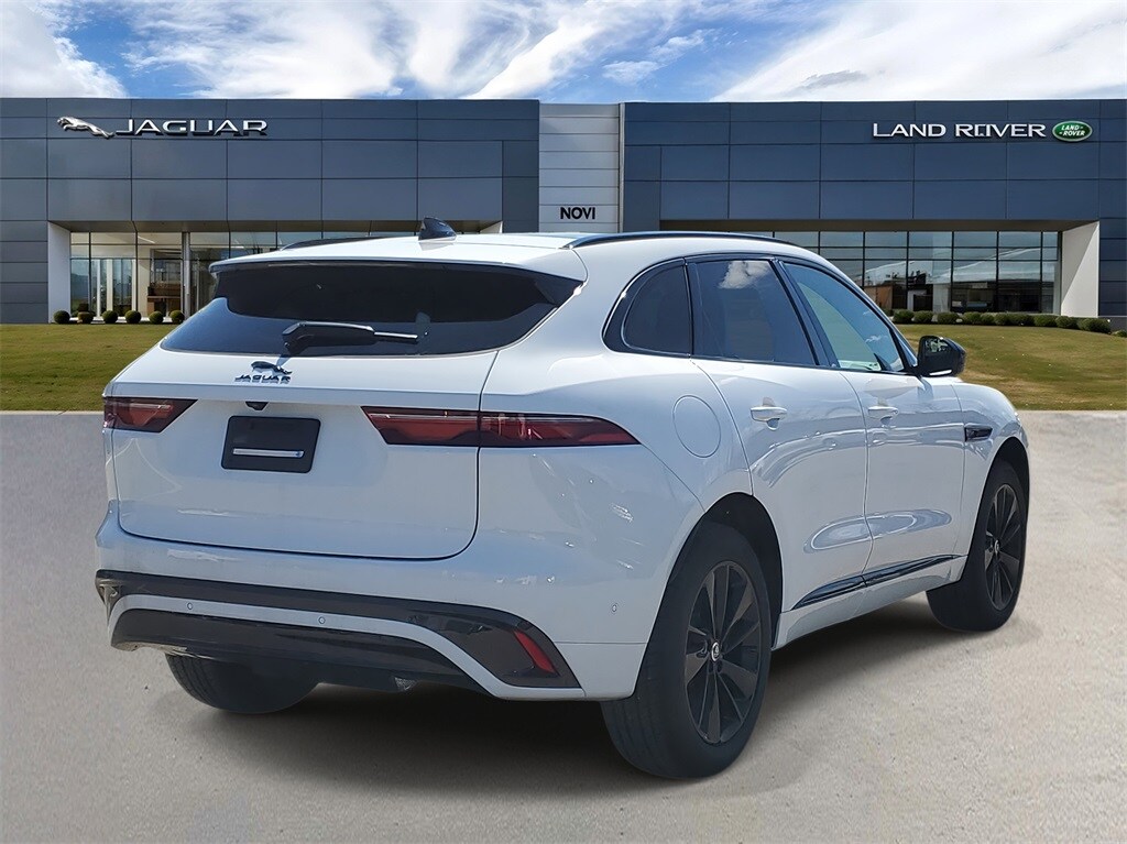 2025 Jaguar F-PACE P250 R-Dynamic S photo 3