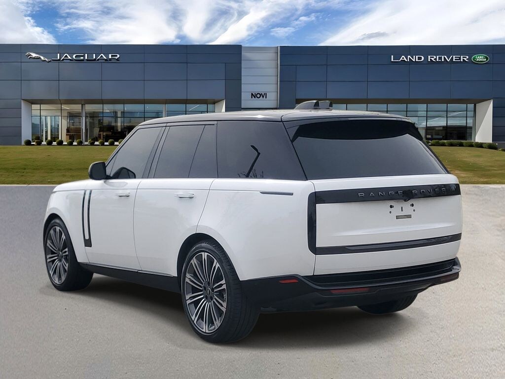 Used 2024 Land Rover Range Rover P400 SE SUV