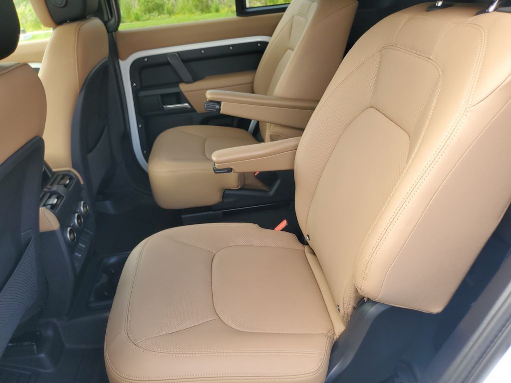 2026 Land Rover Defender S - Photo 31