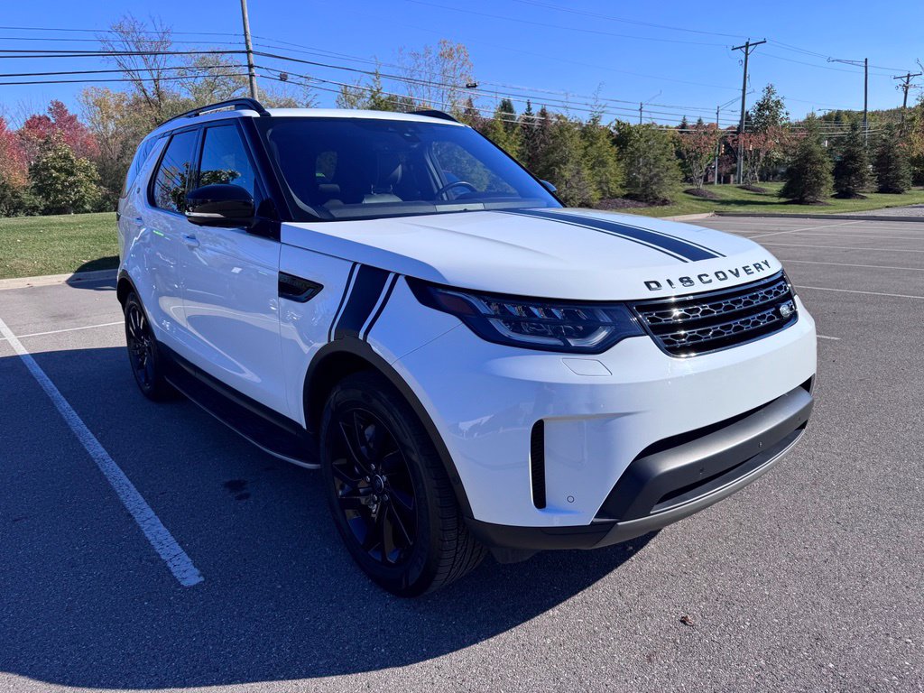Used 2018 Land Rover Discovery HSE with VIN SALRR2RVXJA065921 for sale in Novi, MI