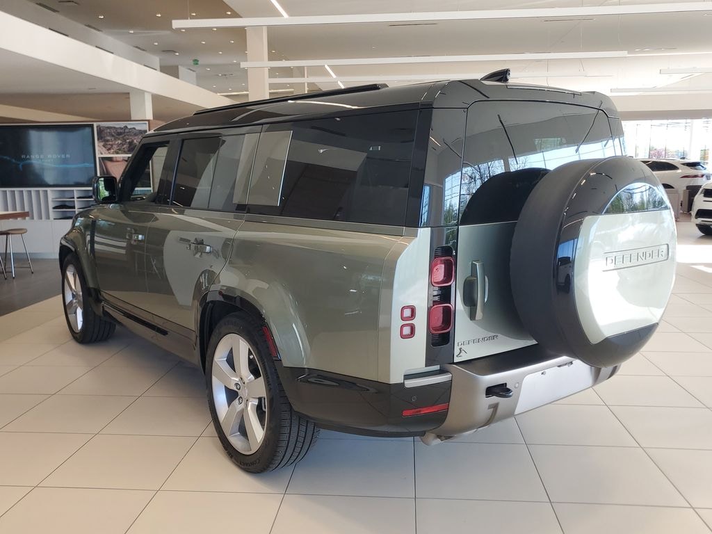 Used 2025 Land Rover Defender 130 X-Dynamic SE SUV