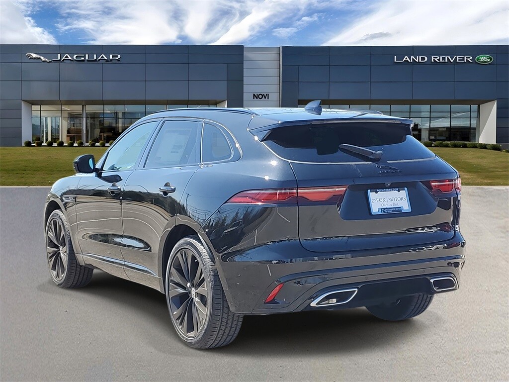 2025 Jaguar F-PACE P400 R-Dynamic S photo 2