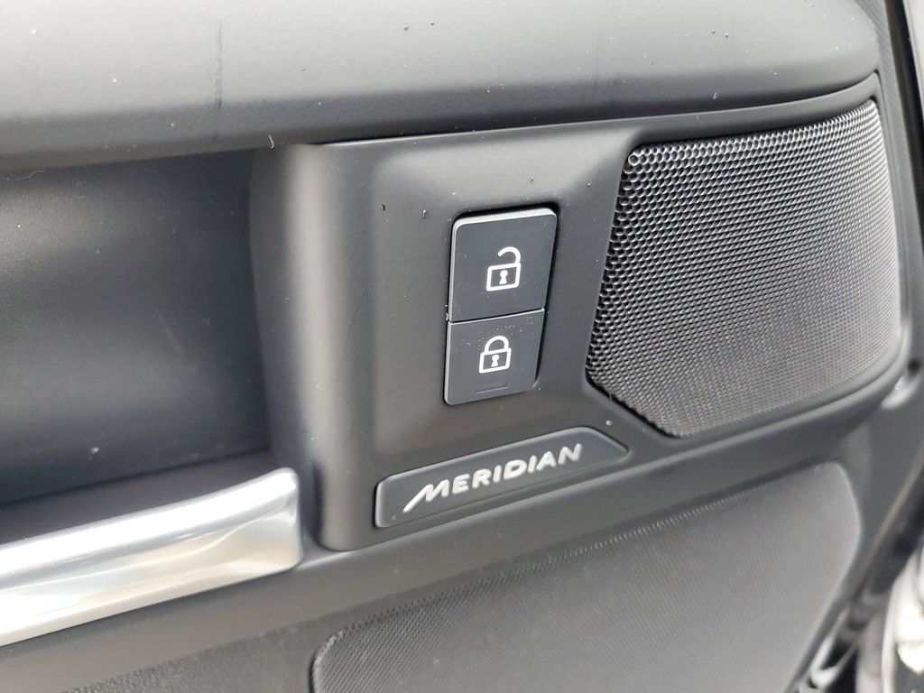 2026 Land Rover Defender S - Photo 9
