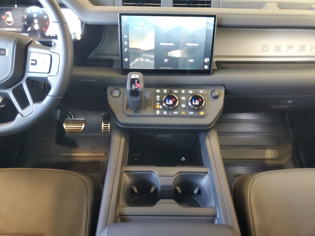 2025 Land Rover Defender Octa - Photo 31