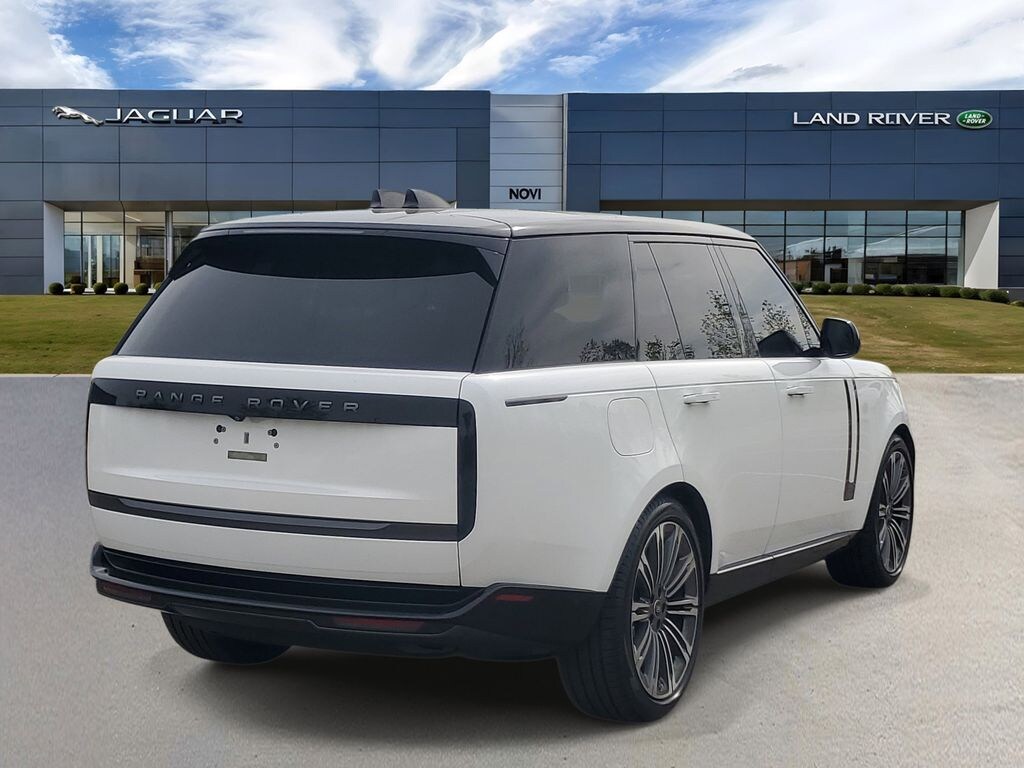 Used 2024 Land Rover Range Rover P400 SE SUV