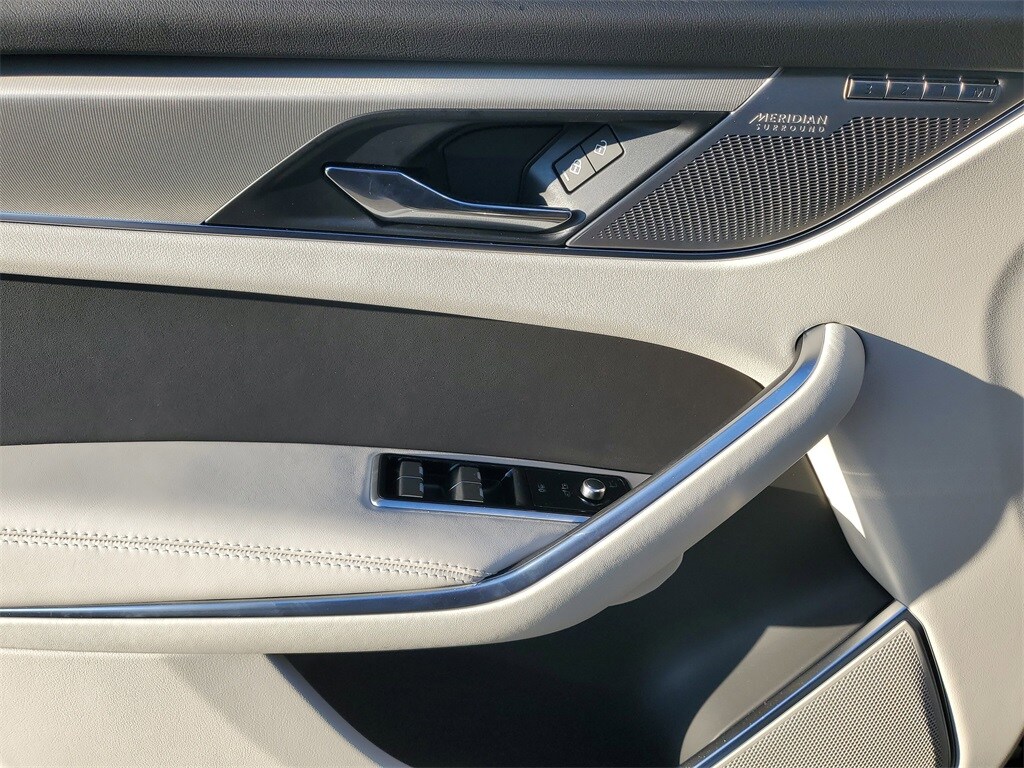 2026 Jaguar F-Pace R-Dynamic S - Photo 11