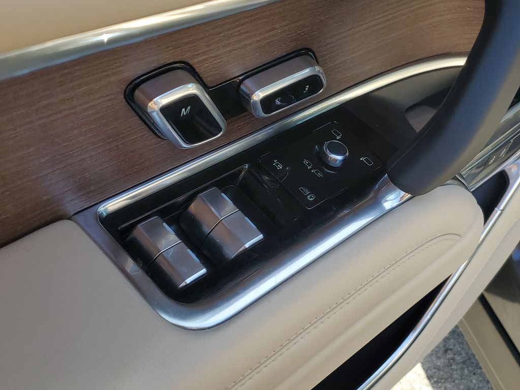 2024 Land Rover Range Rover SE - Photo 12