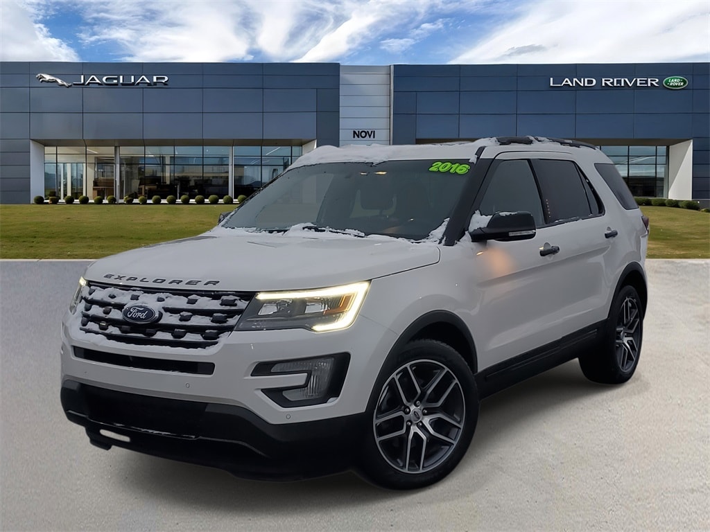 2016 Ford Explorer Sport's photo