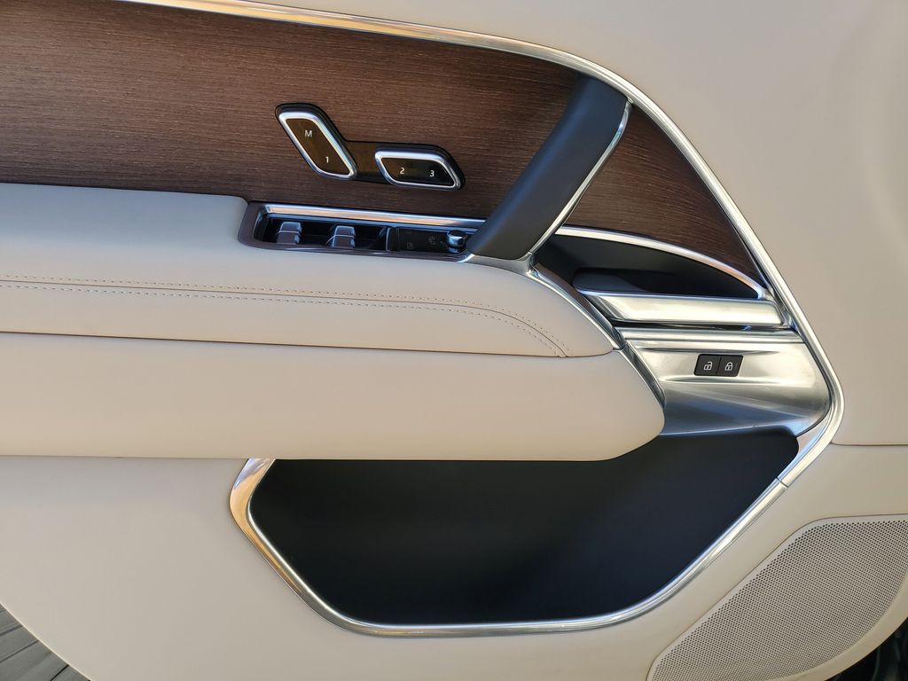 2024 Land Rover Range Rover SE - Photo 11
