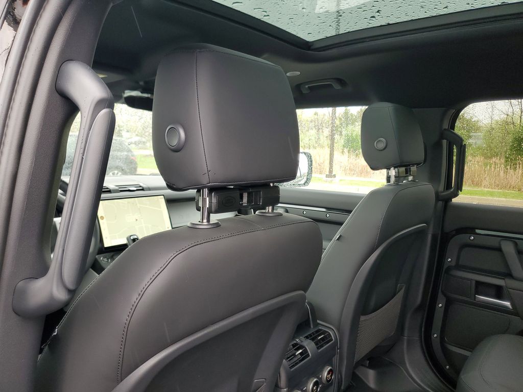 2026 Land Rover Defender S - Photo 25