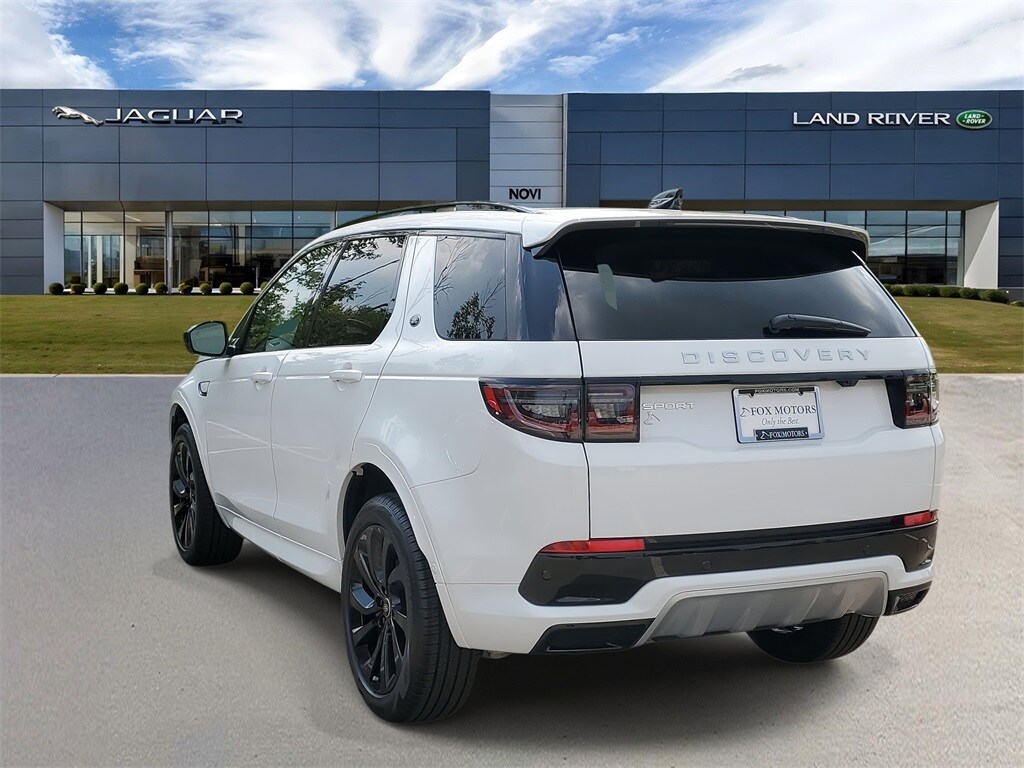 2025 Land Rover Discovery Sport S photo 2