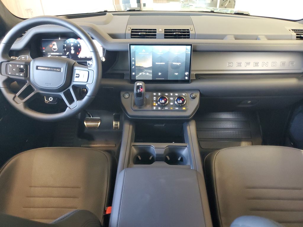 2025 Land Rover Defender Octa - Photo 29