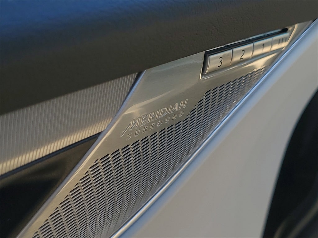 2026 Jaguar F-Pace R-Dynamic S - Photo 13