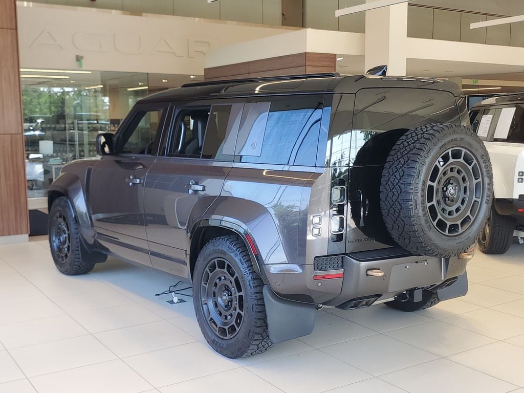 Used 2025 Land Rover Defender 110 OCTA SUV
