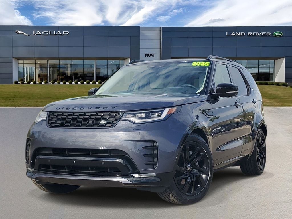 2025 Land Rover Discovery P300 Dynamic SE's photo