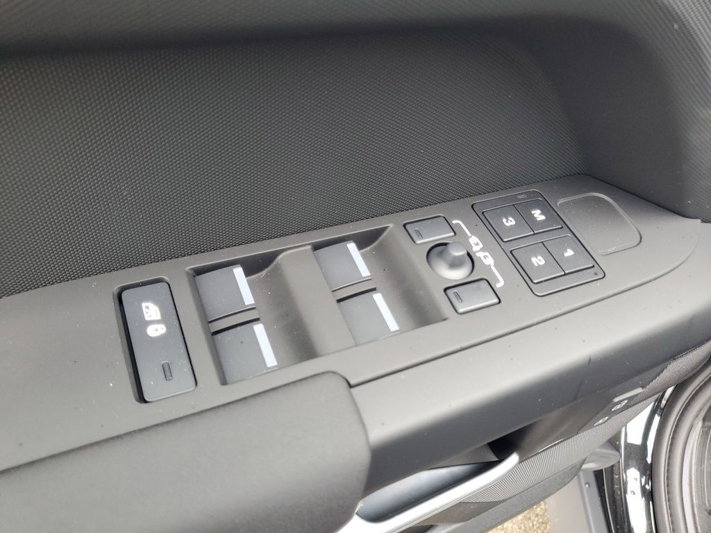 2026 Land Rover Defender S - Photo 8