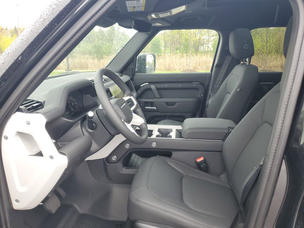 2026 Land Rover Defender S - Photo 11