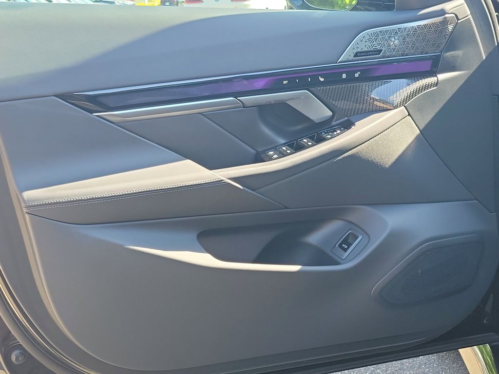 2026 BMW M5 M5 - Photo 8