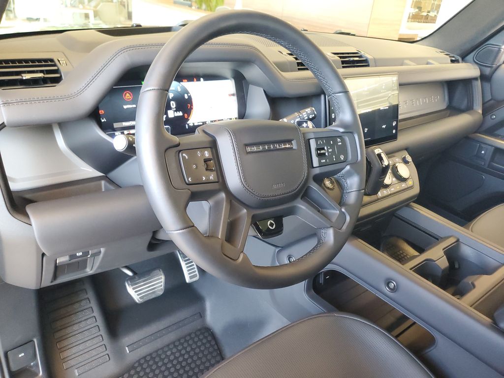 2025 Land Rover Defender Octa - Photo 16