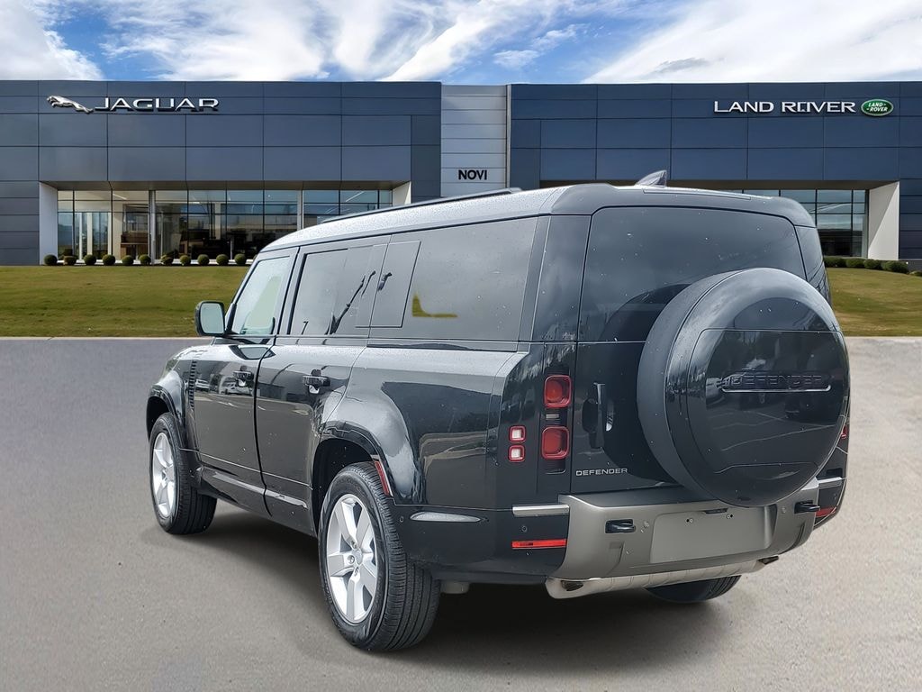 Used 2025 Land Rover Defender 130 X-Dynamic SE SUV