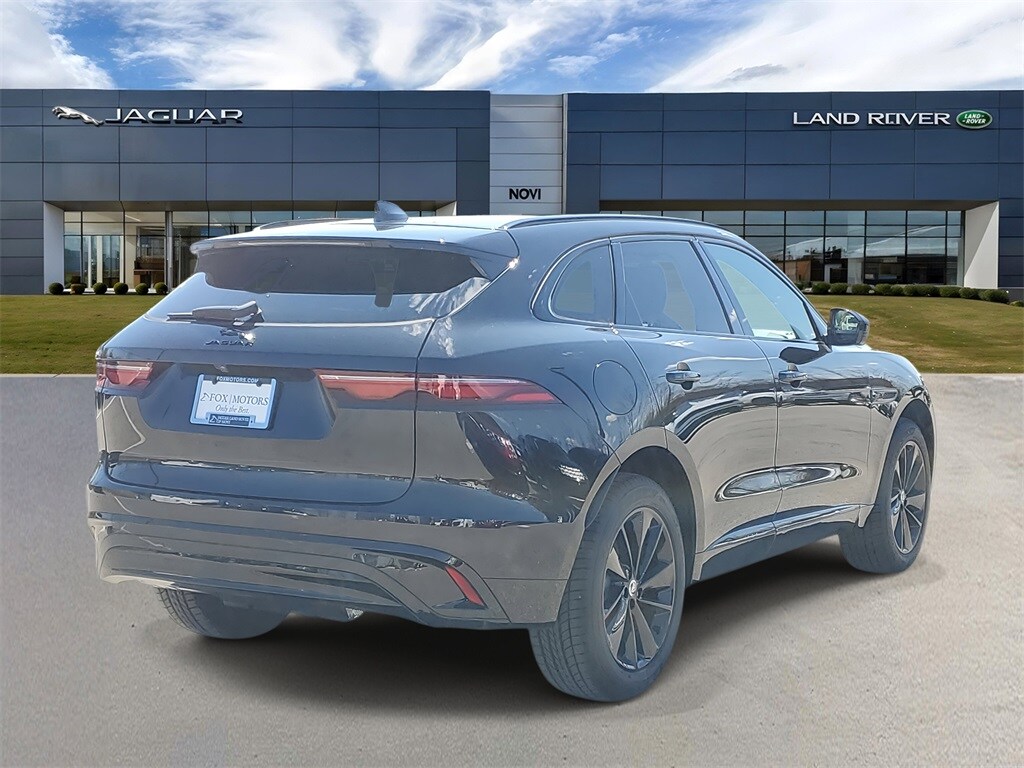 2025 Jaguar F-PACE P250 R-Dynamic S photo 3