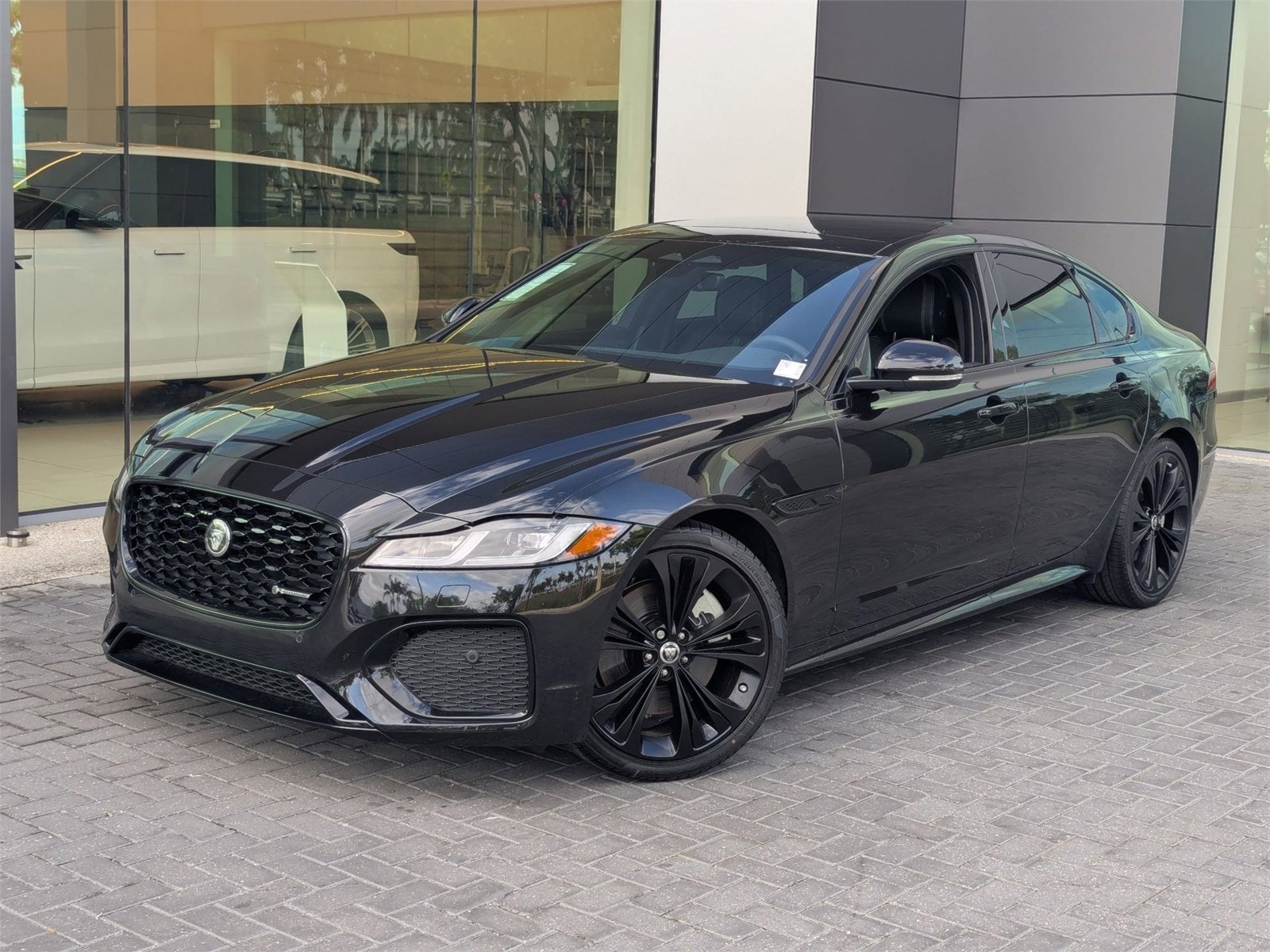 2024 Jaguar XF R-Dynamic SE