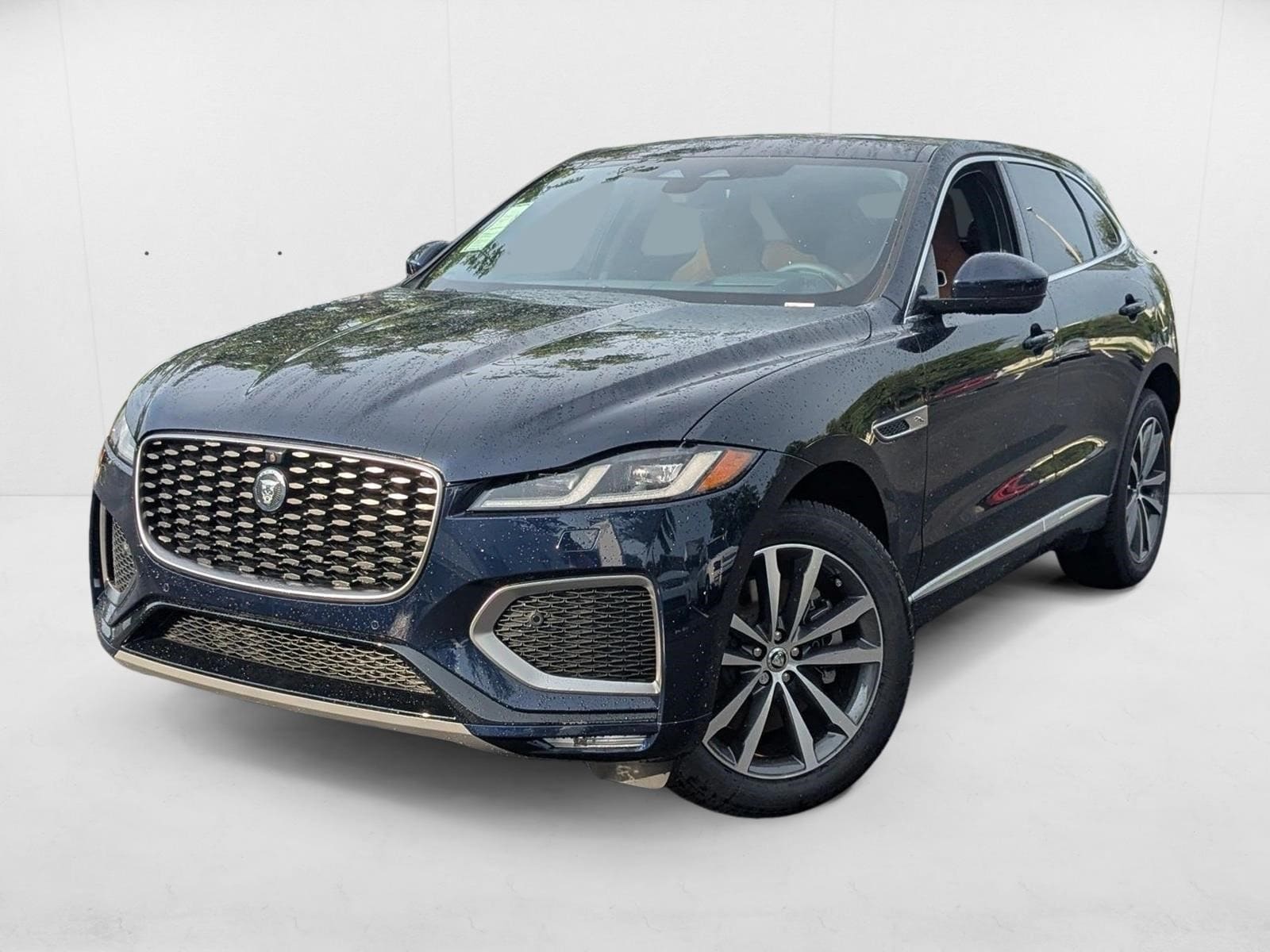 2026 Jaguar F-Pace R-Dynamic S's photo